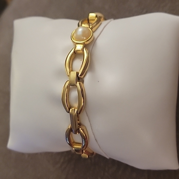 VTG Goldtone Pearl Link Formal Bridal Bracelet - Picture 3 of 5